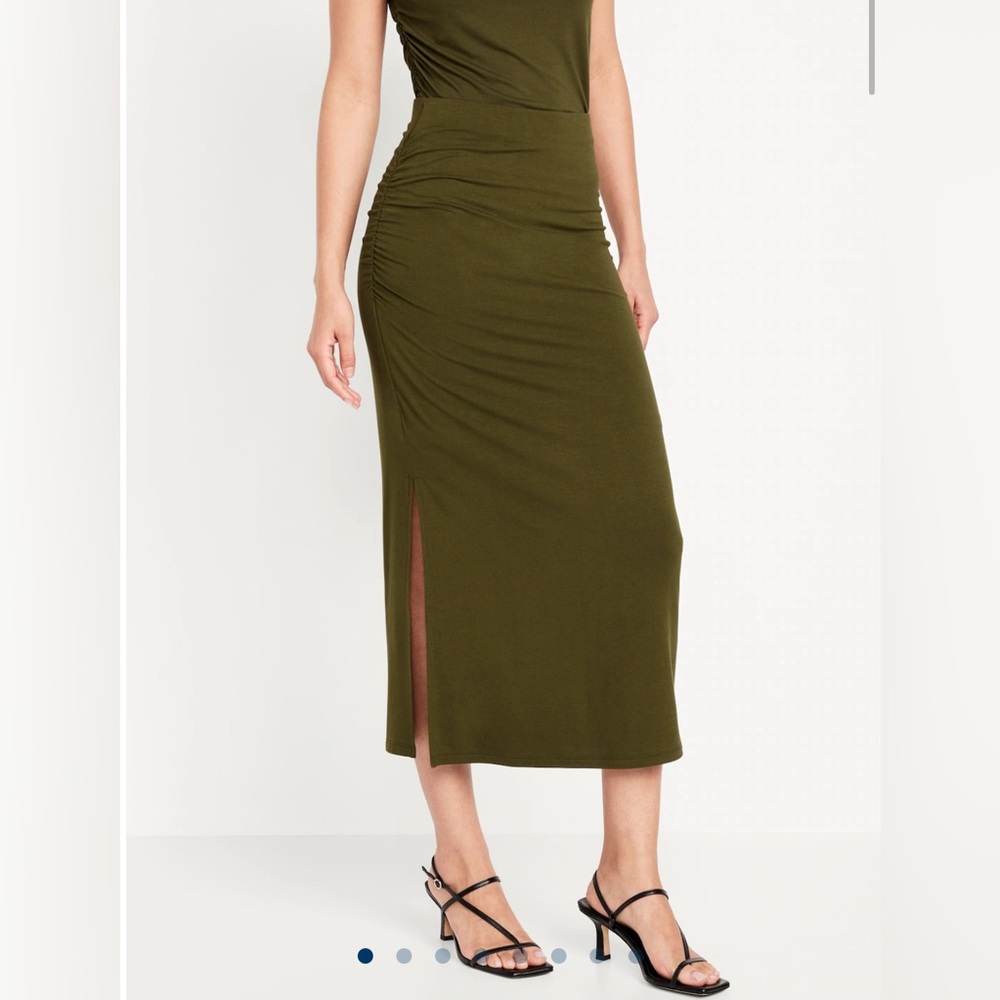 NWT Old Navy Ruched Midi Skirt - Women’s M
